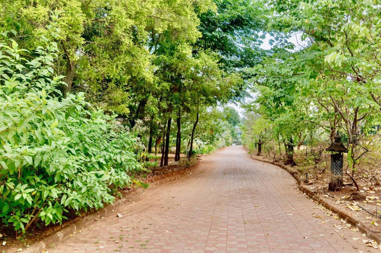Saffronstays Boulevard Rockhouse - Pool Villa With Amazing Nature Views Lonavala Ngoại thất bức ảnh
